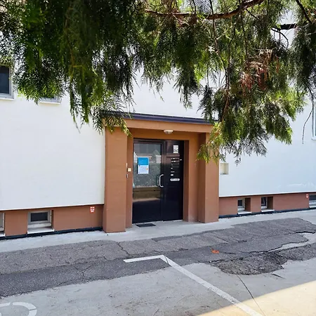 アパート Smartapartment Spiegelsal Trnava, 200m Center トルナヴァ